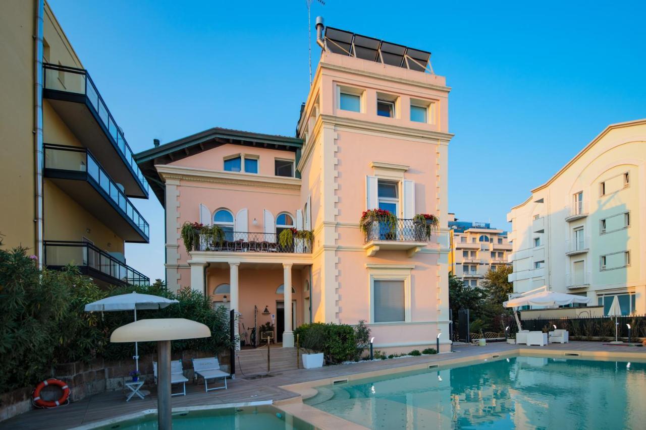 Villa Fiorita Cattolica Bagian luar foto