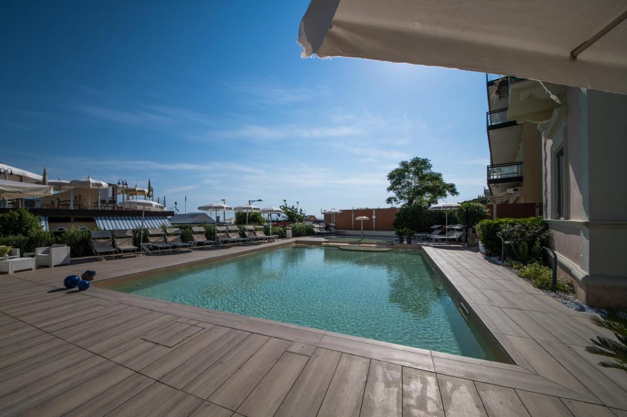 Villa Fiorita Cattolica Bagian luar foto